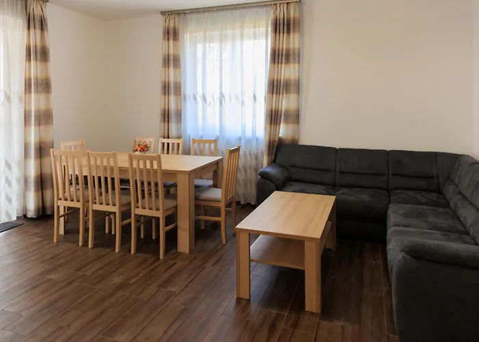 Lesi Vendeghaz Apartmán *